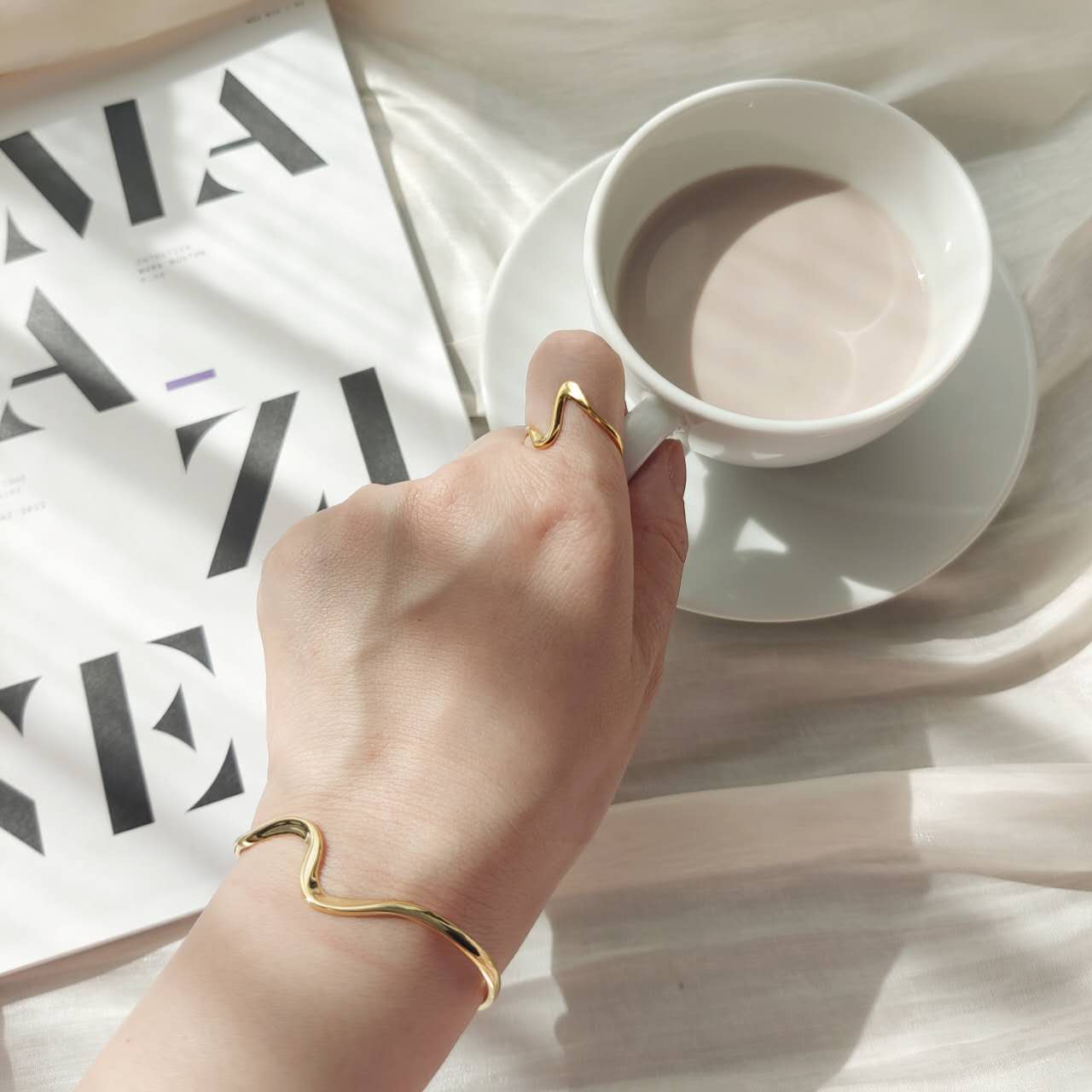 LMBG2301 Bague à la forme d'une vague