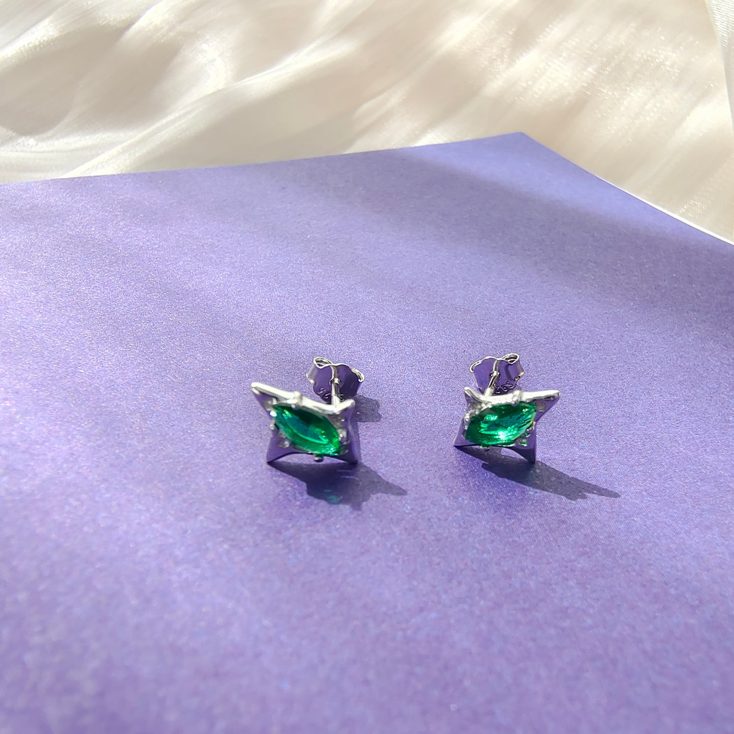 LMBO2301 Boucles d'oreilles en forme d'étoile simple et chic