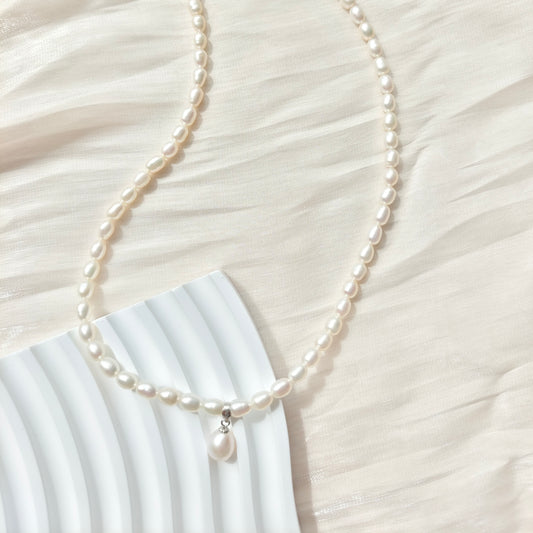 DMCL2307 Collier élégant de perle naturel en argent 925